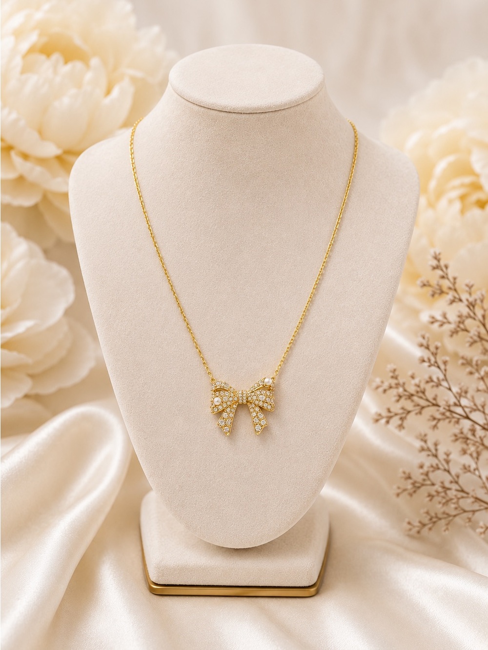 Kendra Scott Krista Gold Bow Short Pendant Necklace in White Mix - Picture 4 of 8